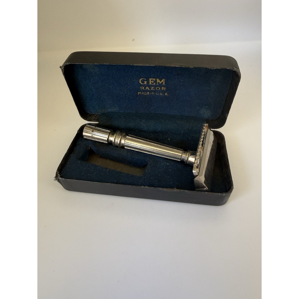 Vintage GEM Micromatic Open Comb Safety Razor USA w Case Pat 1769280 Set
